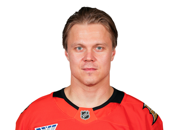 Mikael Granlund headshot