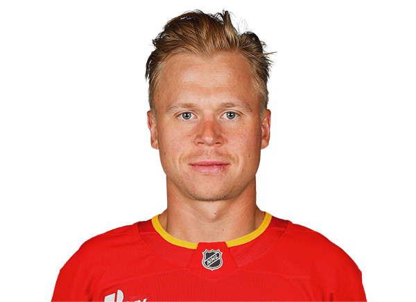 Olli Maatta headshot